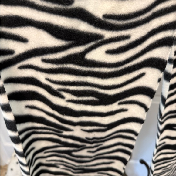 Old Navy Zebra Print Animal Print Soft Fleece Scarf with Fringe OS - Picture 3 of 6